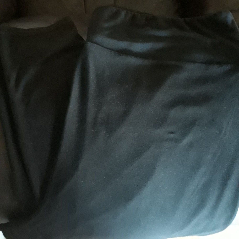 Lularoe BLACK leggings tc2